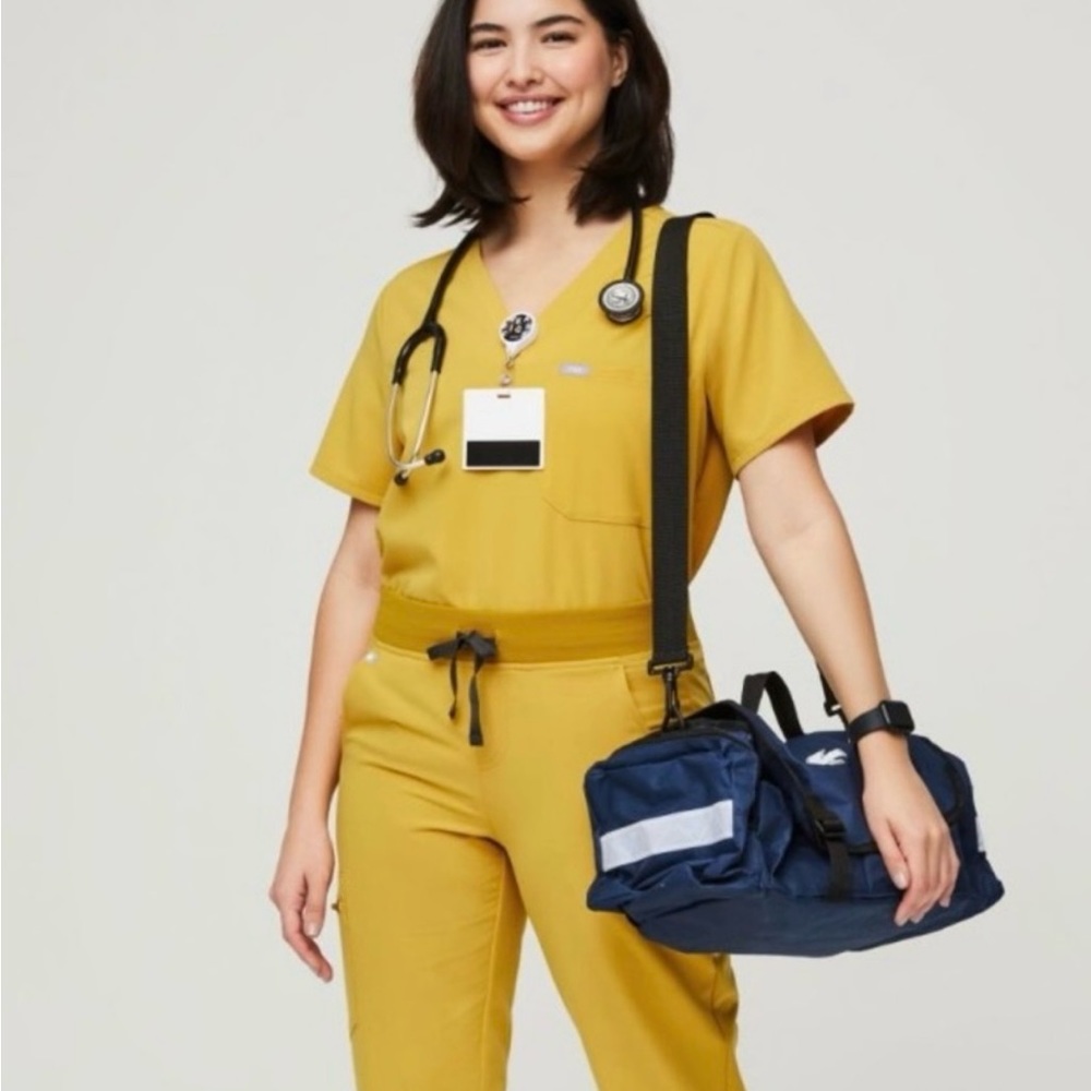 FIGS Gold Scrub Set Zamora Jogger Petite pant XXSP & Top XXS NEW W/TAGS SOLD OUT